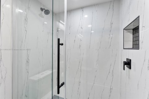 Condo in Coconut Creek, Florida, 2 bedrooms  № 1951454 - photo 16