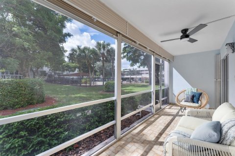 Condo in Coconut Creek, Florida, 2 bedrooms  № 1951454 - photo 17