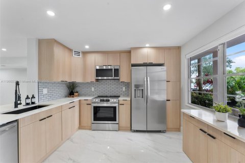 Condo in Coconut Creek, Florida, 2 bedrooms  № 1951454 - photo 5