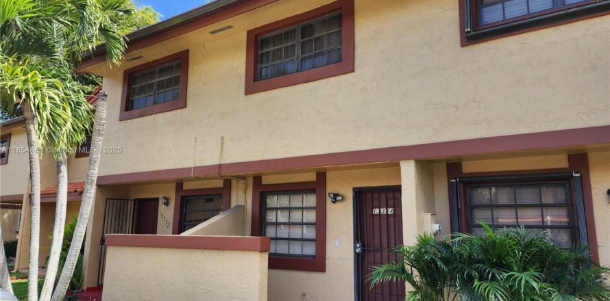 Touwnhouse à Miami, Floride 2 chambres, 89.37 m2 № 1872551