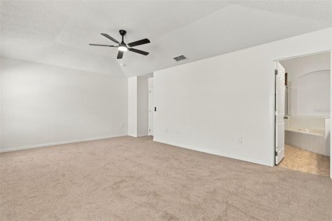 House in Orlando, Florida 4 bedrooms, 200.67 sq.m. № 2410105 - photo 4