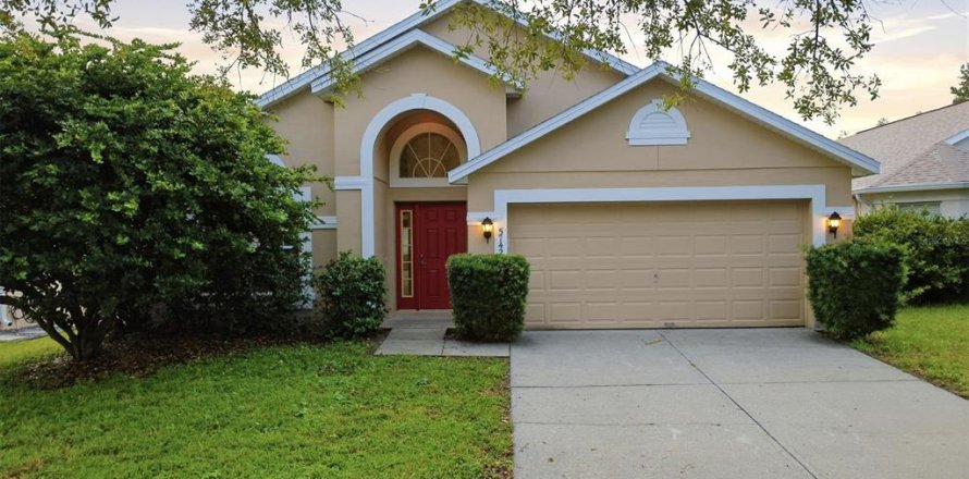 House in Orlando, Florida 4 bedrooms, 200.67 sq.m. № 2410105