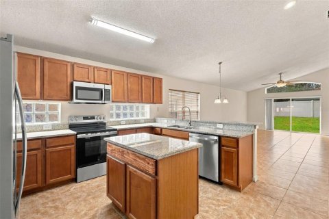 House in Orlando, Florida 4 bedrooms, 200.67 sq.m. № 2410105 - photo 19