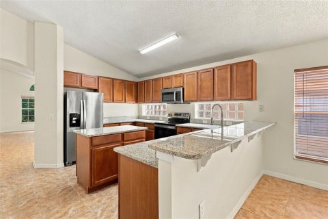 House in Orlando, Florida 4 bedrooms, 200.67 sq.m. № 2410105 - photo 20