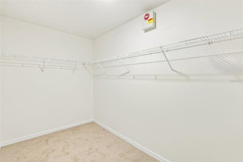 House in Orlando, Florida 4 bedrooms, 200.67 sq.m. № 2410105 - photo 8