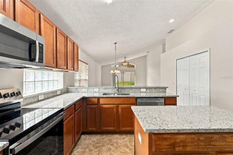 House in Orlando, Florida 4 bedrooms, 200.67 sq.m. № 2410105 - photo 18