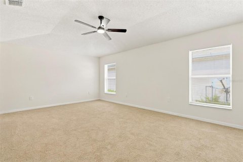 House in Orlando, Florida 4 bedrooms, 200.67 sq.m. № 2410105 - photo 2