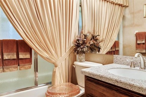 House in Windermere, Florida 3 bedrooms, 160.07 sq.m. № 1899130 - photo 5
