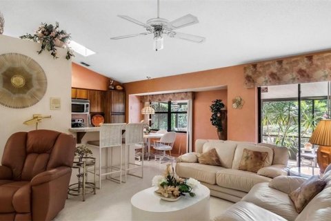 House in Windermere, Florida 3 bedrooms, 160.07 sq.m. № 1899130 - photo 13