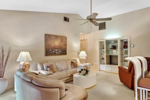 House in Windermere, Florida 3 bedrooms, 160.07 sq.m. № 1899130 - photo 15