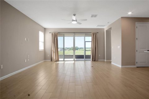 Villa ou maison à louer à Lake Hamilton, Floride: 4 chambres, 204.38 m2 № 2156623 - photo 13