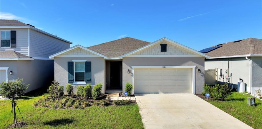 Villa ou maison à Lake Hamilton, Floride 4 chambres, 204.38 m2 № 2156623