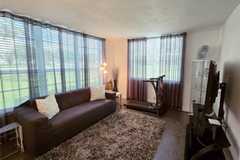 Condo in Pompano Beach, Florida, 3 bedrooms  № 1804333 - photo 20