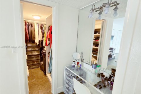 Condo in Pompano Beach, Florida, 3 bedrooms  № 1804333 - photo 13