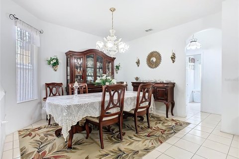 House in Poinciana, Florida 3 bedrooms, 165.92 sq.m. № 1765461 - photo 10
