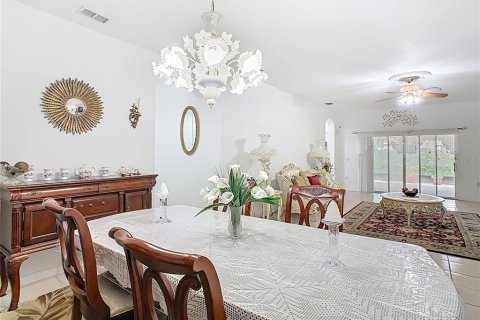 House in Poinciana, Florida 3 bedrooms, 165.92 sq.m. № 1765461 - photo 11