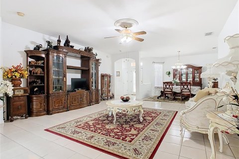 House in Poinciana, Florida 3 bedrooms, 165.92 sq.m. № 1765461 - photo 16