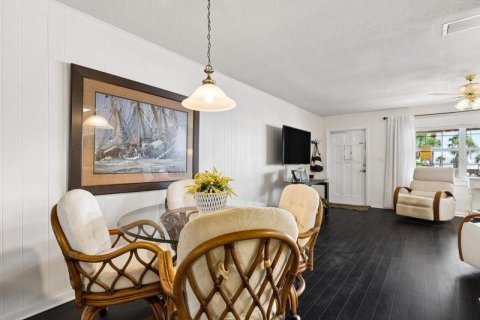 Condo in Saint Petersburg, Florida, 1 bedroom  № 2386220 - photo 12