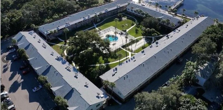 Condo in Saint Petersburg, Florida, 1 bedroom  № 2386220