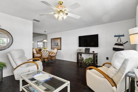Condo in Saint Petersburg, Florida, 1 bedroom  № 2386220 - photo 7
