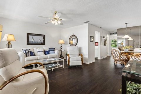 Condo in Saint Petersburg, Florida, 1 bedroom  № 2386220 - photo 6