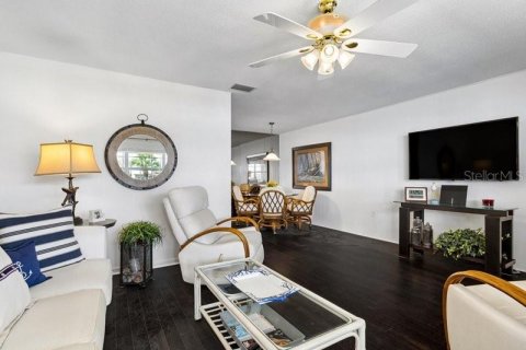 Condo in Saint Petersburg, Florida, 1 bedroom  № 2386220 - photo 8