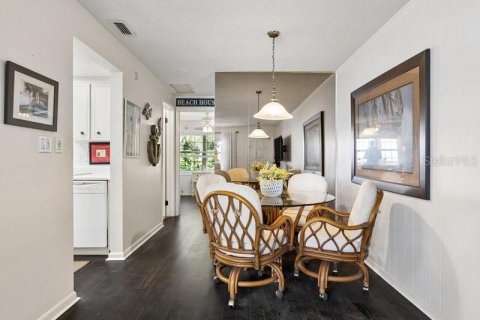 Condo in Saint Petersburg, Florida, 1 bedroom  № 2386220 - photo 11