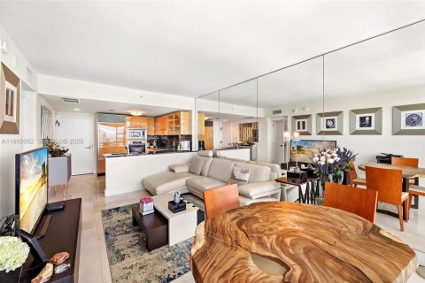 Condo in Miami Beach, Florida, 1 bedroom  № 2056309 - photo 6