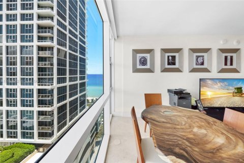 Condo in Miami Beach, Florida, 1 bedroom  № 2056309 - photo 5