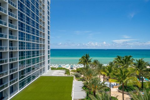 Condo in Miami Beach, Florida, 1 bedroom  № 2056309 - photo 18