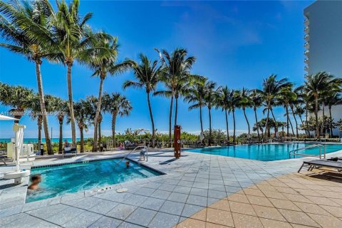 Condo in Miami Beach, Florida, 1 bedroom  № 2056309 - photo 28