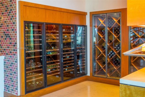 Condo in Miami Beach, Florida, 1 bedroom  № 2056309 - photo 29