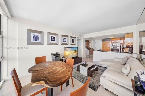 Condo in Miami Beach, Florida, 1 bedroom  № 2056309 - photo 13