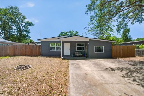 Villa ou maison à Seminole, Floride 4 chambres, 145.86 m2 № 2094762