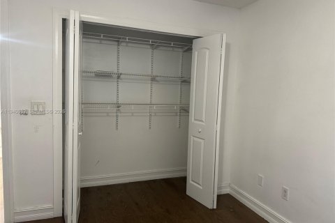 Condo in Miami Lakes, Florida, 2 bedrooms  № 1997792 - photo 10