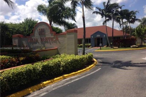 Condo in Miami Lakes, Florida, 2 bedrooms  № 1997792