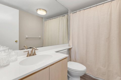 Condo in West Palm Beach, Florida, 2 bedrooms № 2250105 - photo 11