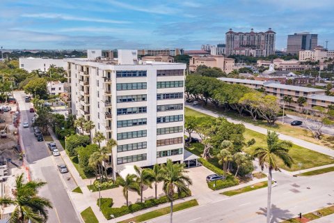 Condo in West Palm Beach, Florida, 2 bedrooms № 2250105 - photo 16