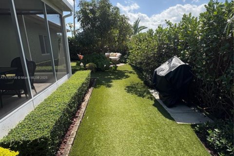 House in Miami, Florida 4 bedrooms, 138.61 sq.m. № 1867163 - photo 5