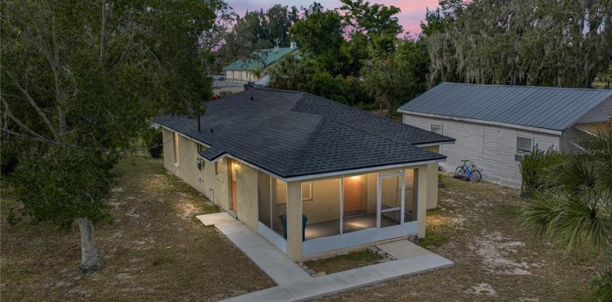 Villa ou maison à Lake Wales, Floride 3 chambres, 97.55 m2 № 2145363