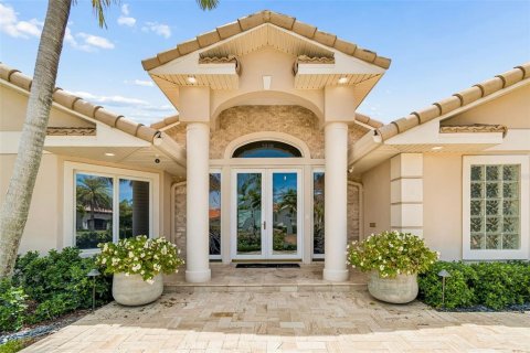 House in Saint Petersburg, Florida 4 bedrooms, 288.83 sq.m. № 2195774 - photo 13