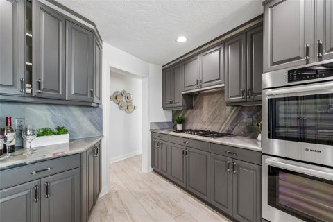 House in Saint Petersburg, Florida 4 bedrooms, 288.83 sq.m. № 2195774 - photo 20