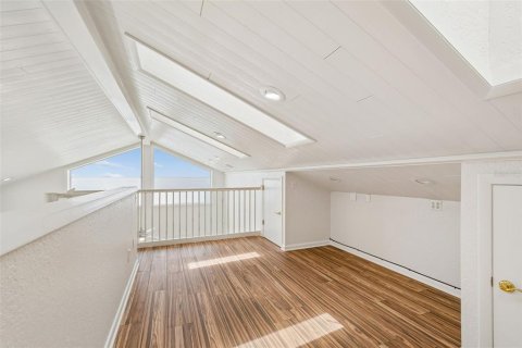 House in Saint Petersburg, Florida 4 bedrooms, 288.83 sq.m. № 2195774 - photo 26