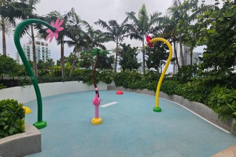 Copropriété à louer à Miami, Floride: 3 chambres, 183.76 m2 № 1852001 - photo 19