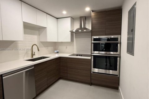 Villa ou maison à louer à Miami, Floride: 2 chambres, 134.89 m2 № 1999279 - photo 9