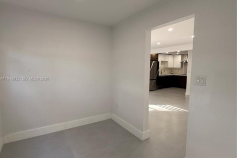 Villa ou maison à Miami, Floride 2 chambres, 134.89 m2 № 1999279