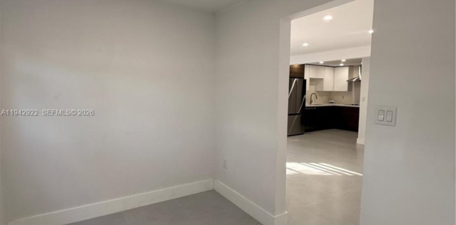 Villa ou maison à Miami, Floride 2 chambres, 134.89 m2 № 1999279