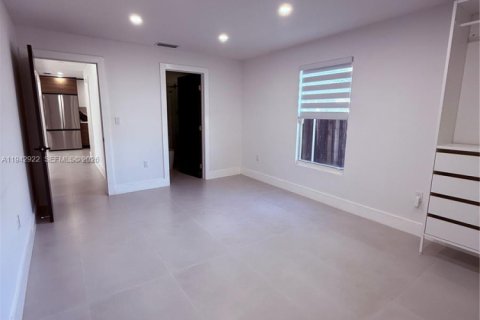 Villa ou maison à louer à Miami, Floride: 2 chambres, 134.89 m2 № 1999279 - photo 13
