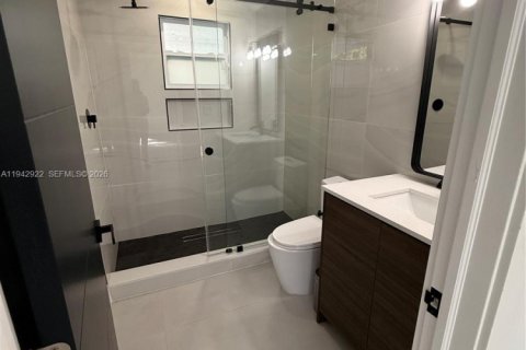 Villa ou maison à louer à Miami, Floride: 2 chambres, 134.89 m2 № 1999279 - photo 10