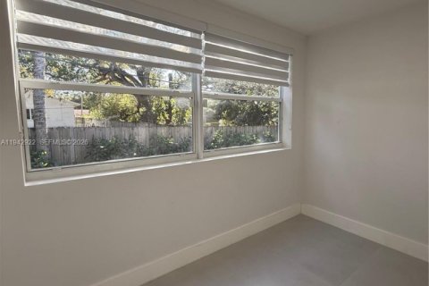 Villa ou maison à louer à Miami, Floride: 2 chambres, 134.89 m2 № 1999279 - photo 2